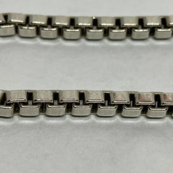 Tiffany & Co. Venetian Link Bracelet Size 7 1/4" - Picture 7 of 7